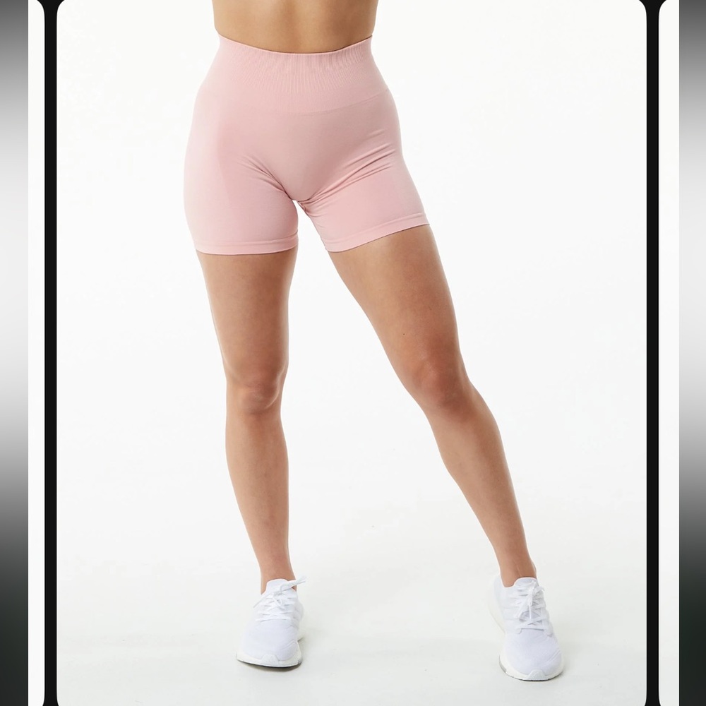 Alphalete 4.5’’ high waisted light pink shorts